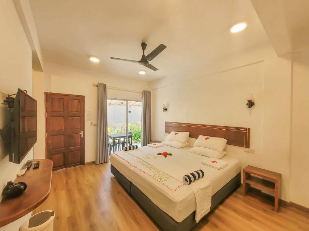Standard Double or Twin Room at Dhonkamana Stay, Thoddoo